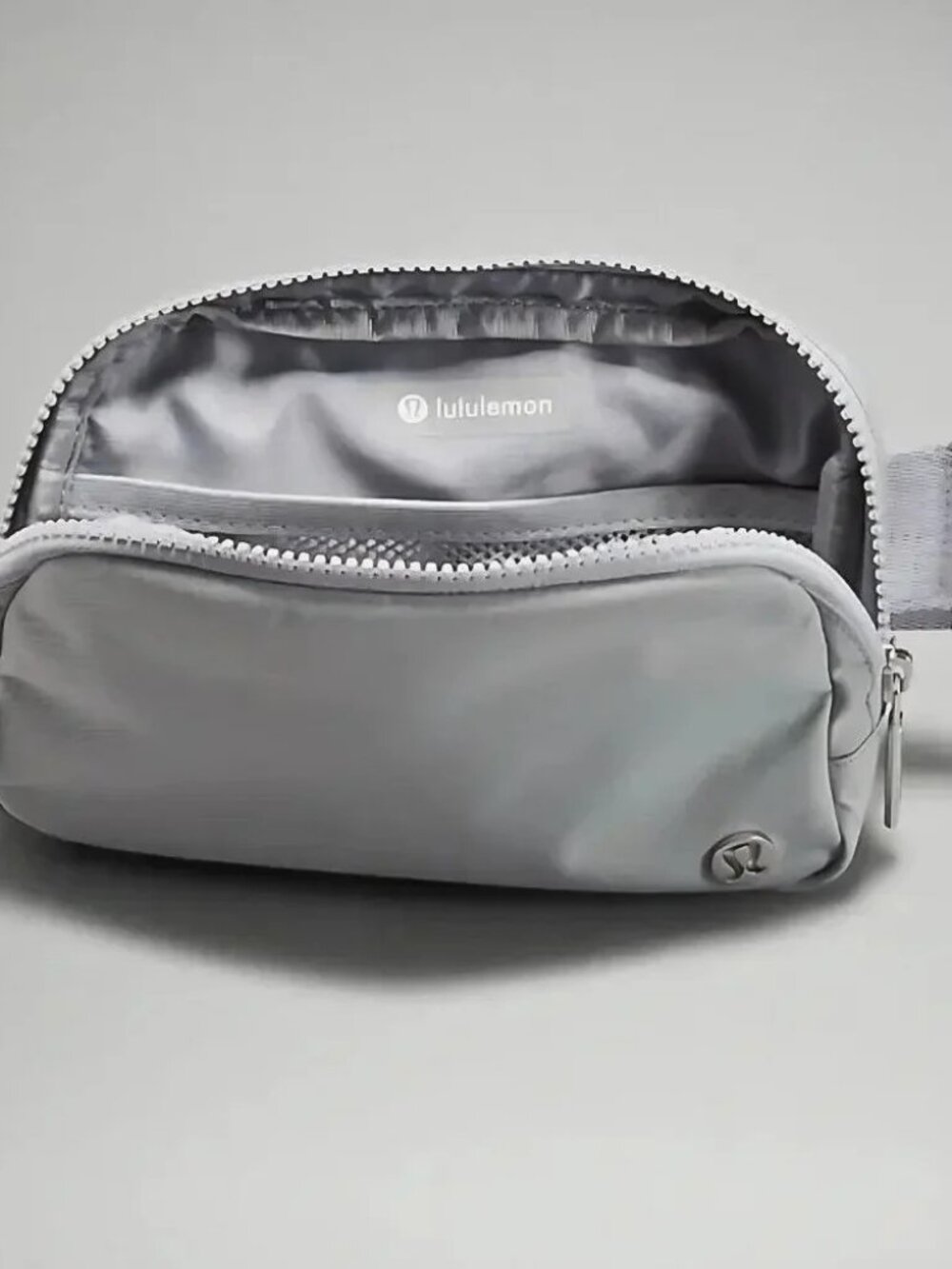 Lululemon Everywhere Crossbody Belt Bag - Grey - Picture 3 of 4